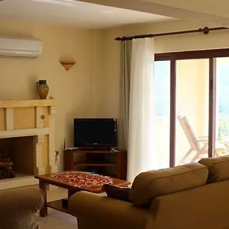 Gokbel Sleeps 7 Pool Air Con Wifi Βίλα *